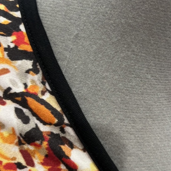 Colourful dress with black piping - Picture 3 of 9